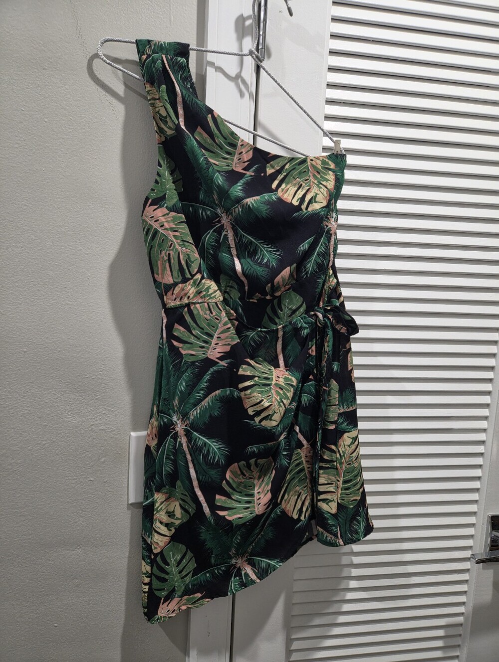 CUPSHE Women's One Shoulder Leaf Print Self-tie Short Dress Sleeveless Tiered He
